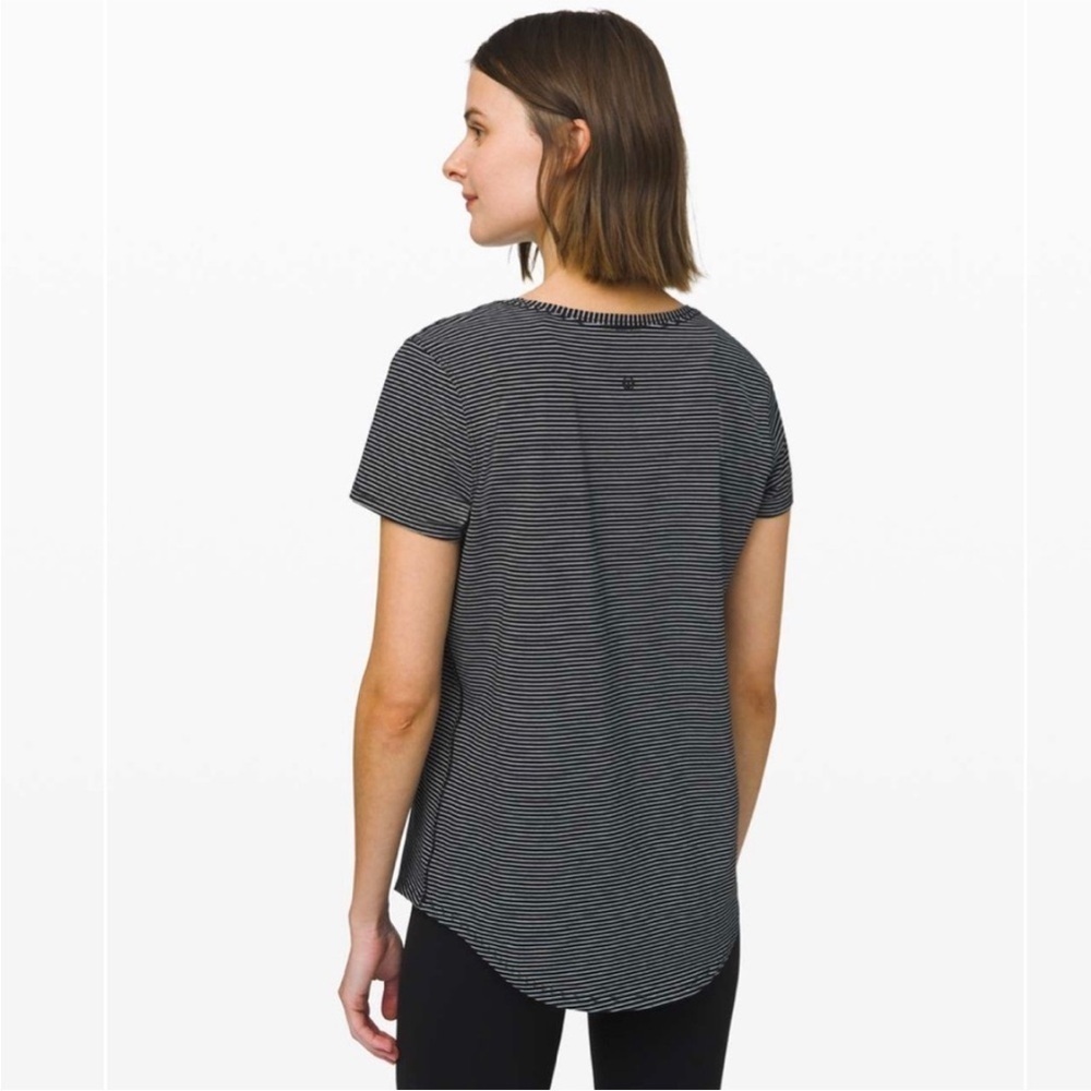 Lululemon Athletica Love Crew Tee Top T-shirt Curved Hem Pima Cotton Navy Blue - Picture 3 of 12